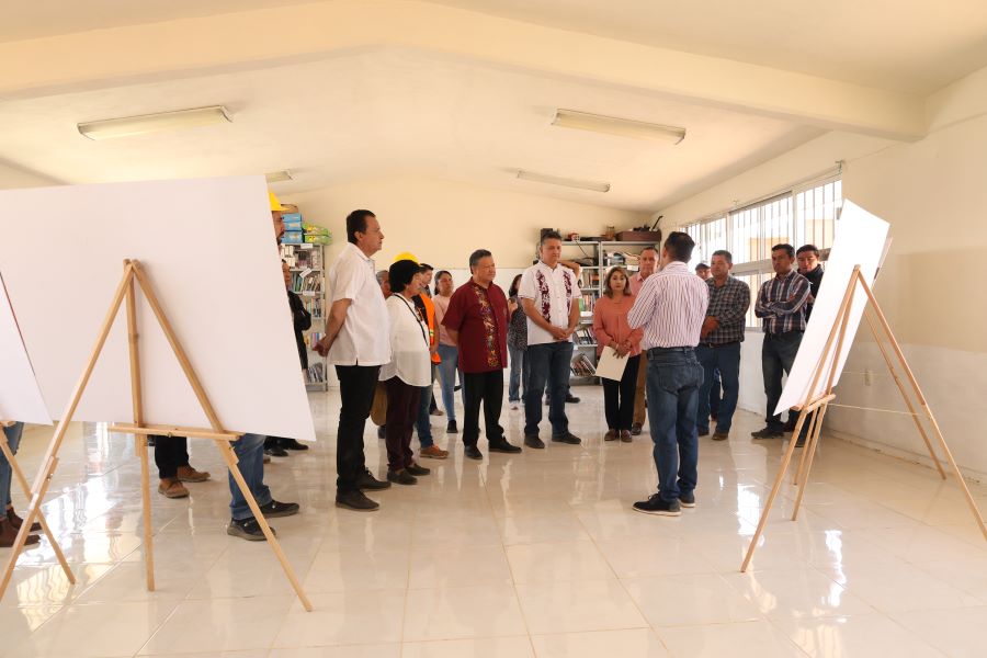 Supervisan Construcción de Barda Perimetral en Telesecundaria de Acaxochitlán