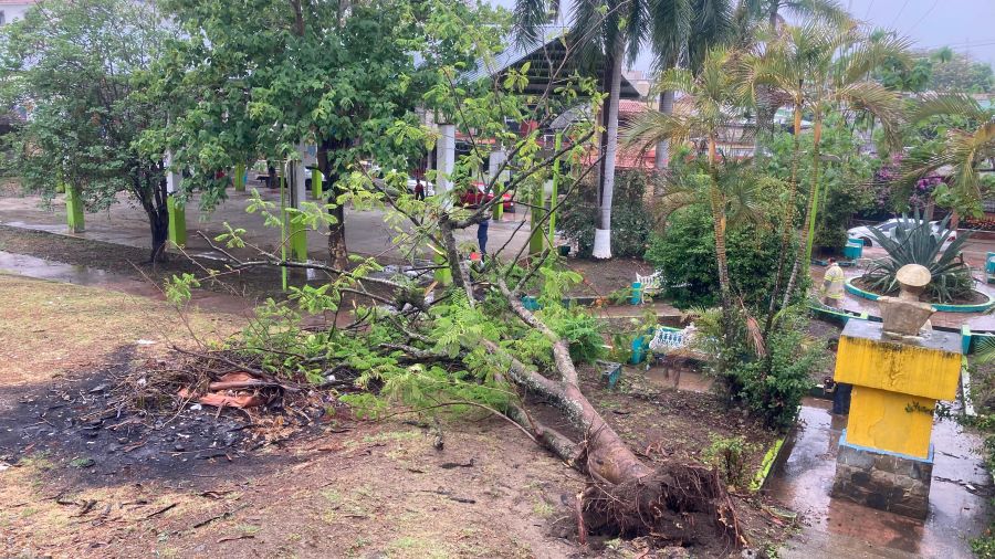Hidalgo sin cierres carreteros, pese a derrumbes