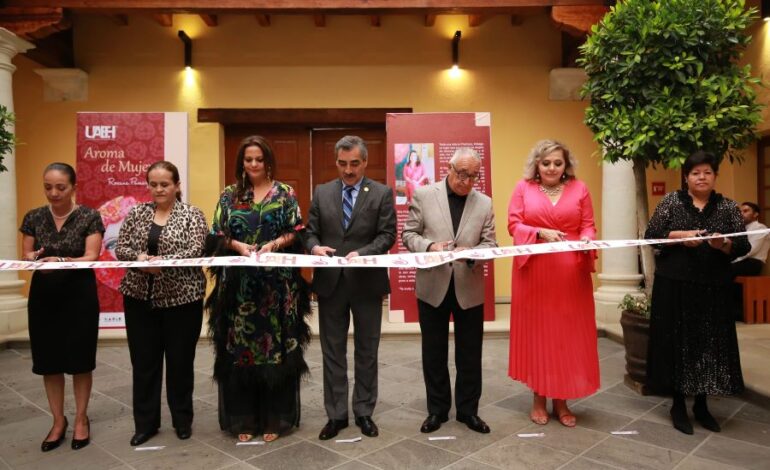 Inaugura UAEH en Casa Grande Exposición Pictórica “Aroma de Mujer”