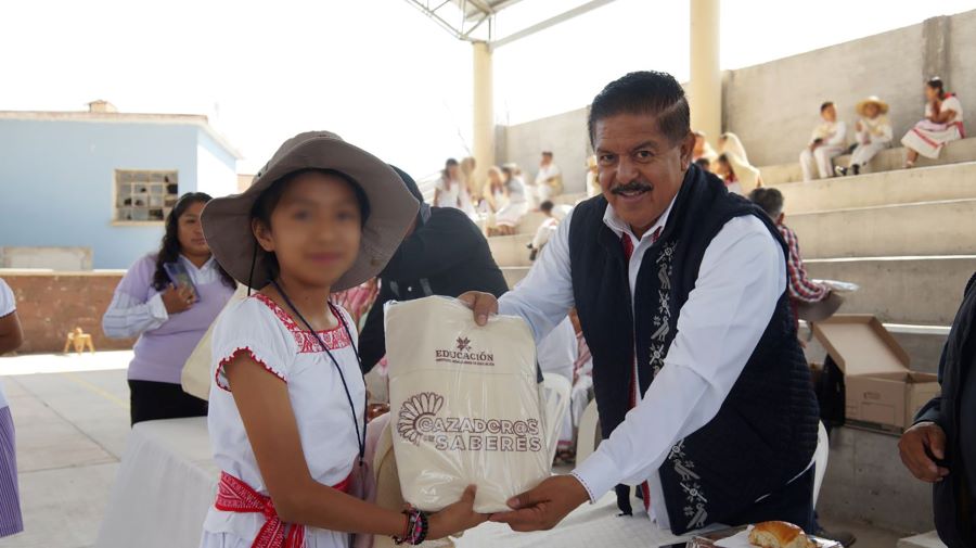 Niñas y Niñas Son Promotores de su Lengua y Defensores de la Tradición Oral al Integrarse al Programa Cazadores de Saberes