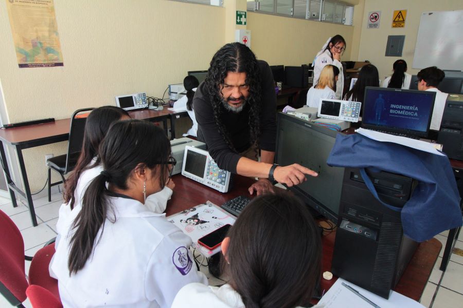 Prodep Entrega Apoyos a 15 Docentes de la UPP Que Van de 30 Mil a 40 Mil Pesos