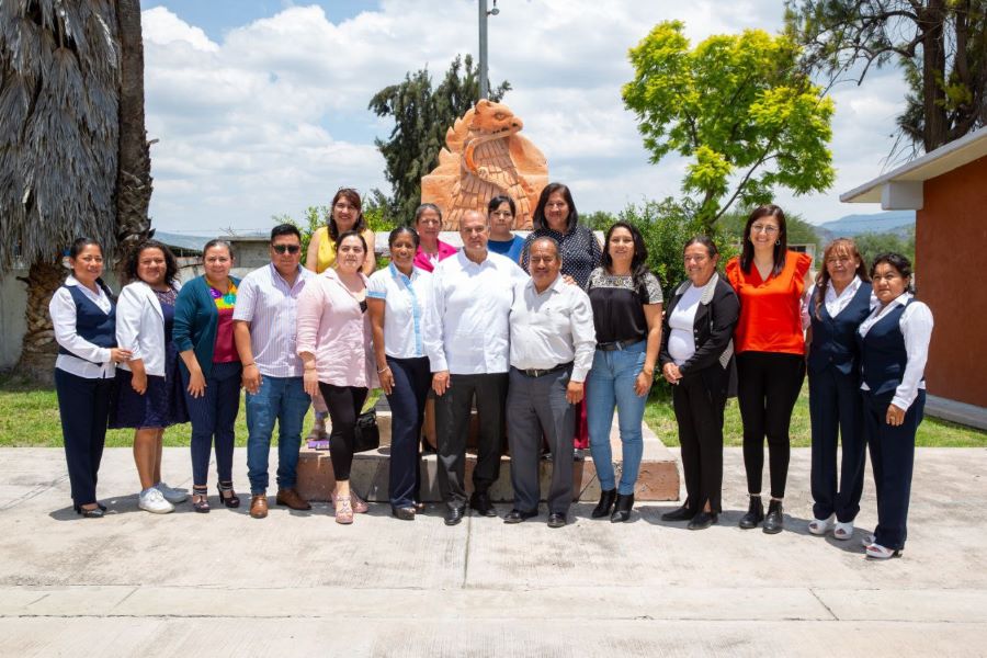 IHE Entrega Mobiliario Educativo y Equipo Tecnológico a Escuelas Primarias de Tasquillo
