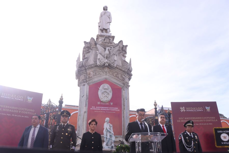 Realizan Guardia de Honor a Miguel Hidalgo por 213° Aniversario, en Pachuca