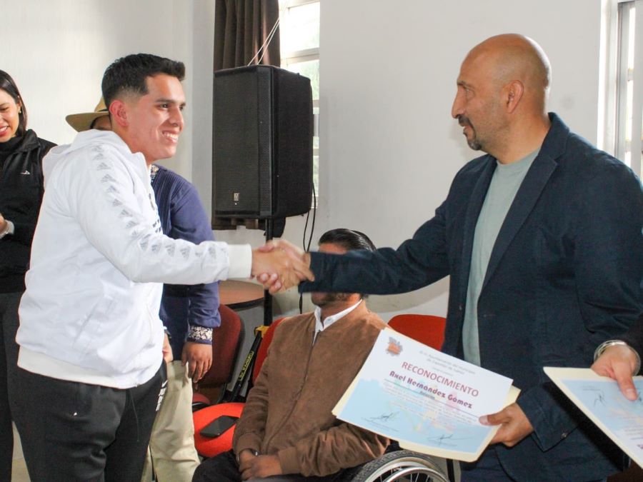 Reconocen Trayectoria de Atletas y Paratletas en Zapotlán de Juárez