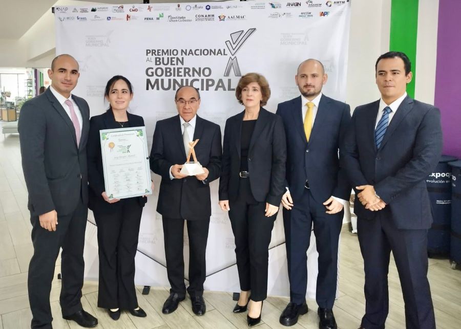 Lic. Jorge Márquez (Qepd), Reconocido Post Mortem Con El Premio al Buen Gobierno Municipal 2024