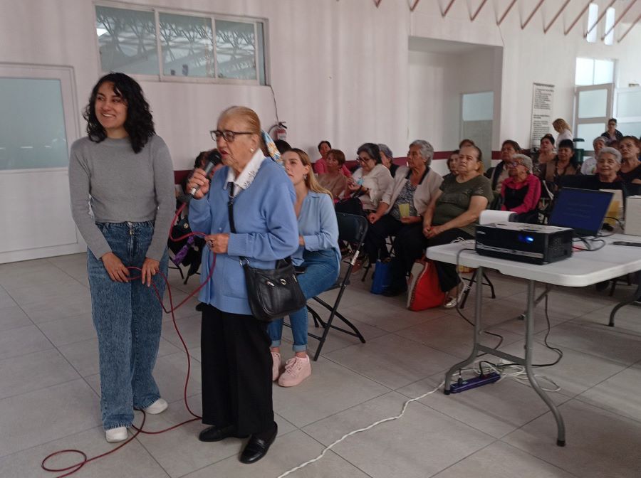 Llevan a Cabo Encuentro de Canto Intergeneracional