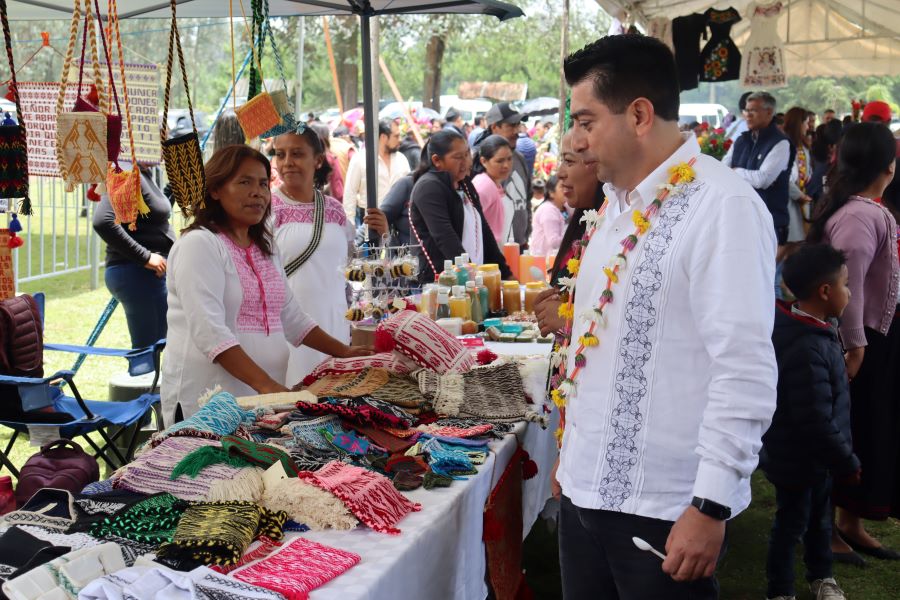 Artesanos de Todas Las Regiones Participarán en Pabellón de la Feria