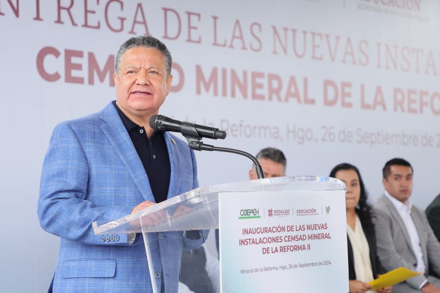 Entrega Menchaca Salazar instalaciones del CEMSaD y 302 basificaciones a docentes