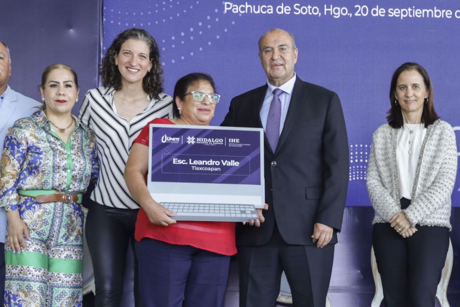 IHE y UNETE Entregan Herramientas Tecnológicas Para El Aprendizaje