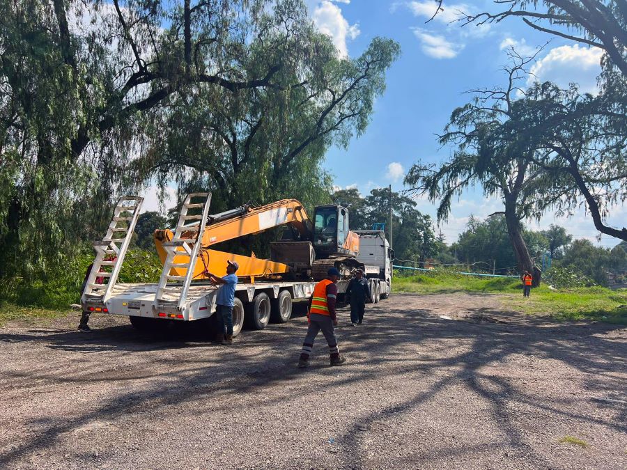 Llega Maquinaria Especializada de la Secretaría de Marina Para Desazolve del Río Tula