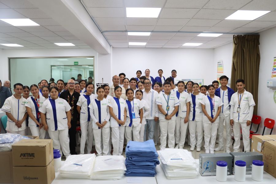 Natividad Castrejón visitó la Universidad Intercultural