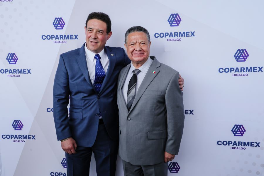 Reafirma Menchaca Salazar disposición de colaborar con grupos empresariales
