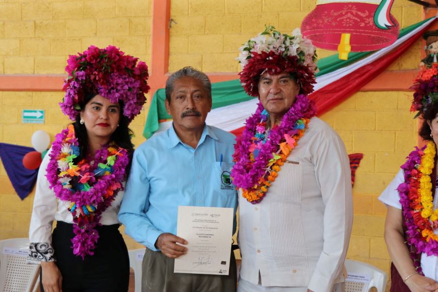Titular de la SEPH Recorrió Escuelas de Huazalingo y Tlanchinol