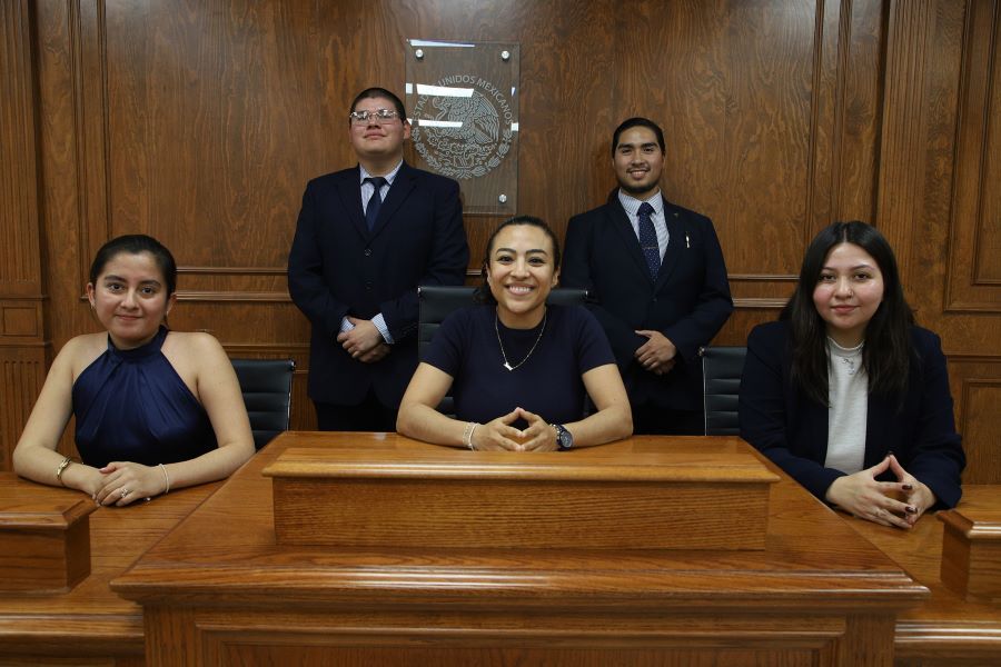 Triunfan Estudiantes de UAEH en Concursos Legales de Talla Internacional