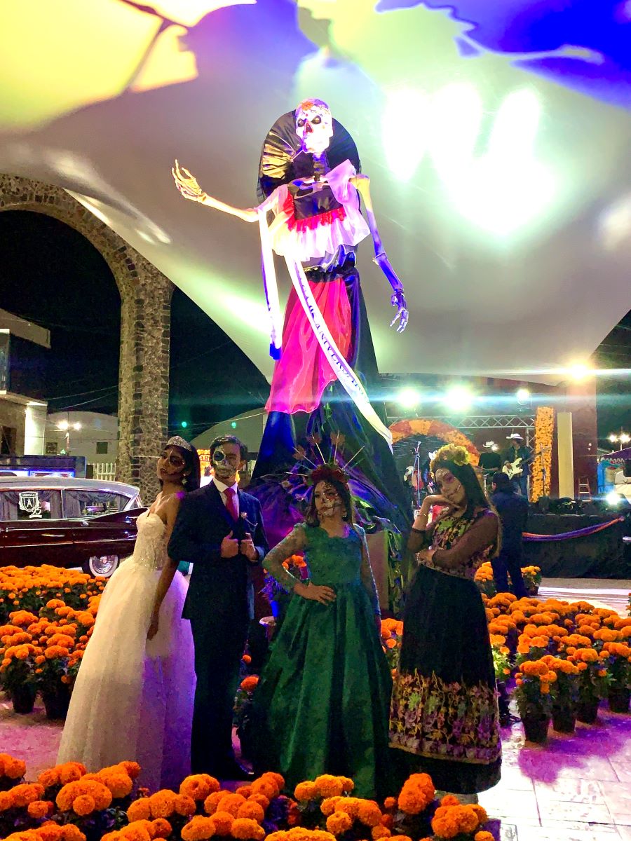 Desfile de Catrinas Durante la Última Semana de Feria