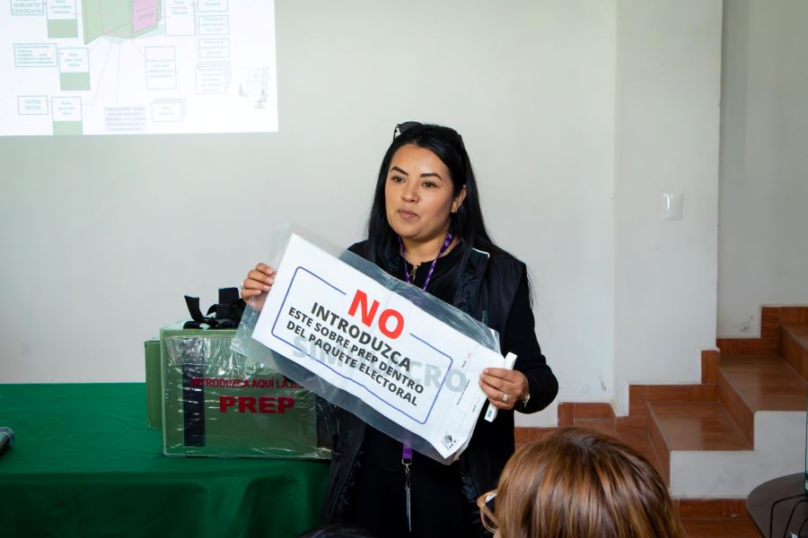 IEEH continua con capacitaciones a personal del Consejo Distrital Local 18 Tepeapulco para la Elección Cuautepec 2024