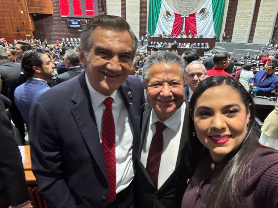 Julio Menchaca Asiste a Toma de Protesta de la Presidenta Claudia Sheinbaum