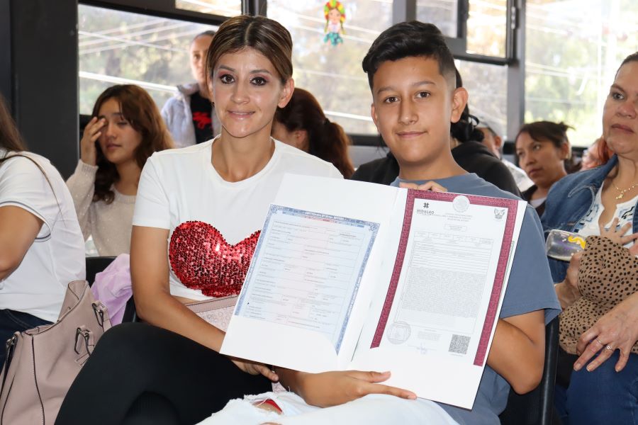 Sebiso Entrega  Actas de Doble Nacionalidad a Hijas e Hijos de Migrantes