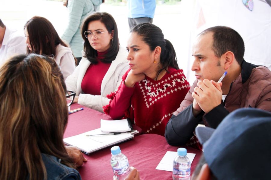 Senadora Simey Olvera Bautista Lleva Los Servicios del Senado a Tizayuca