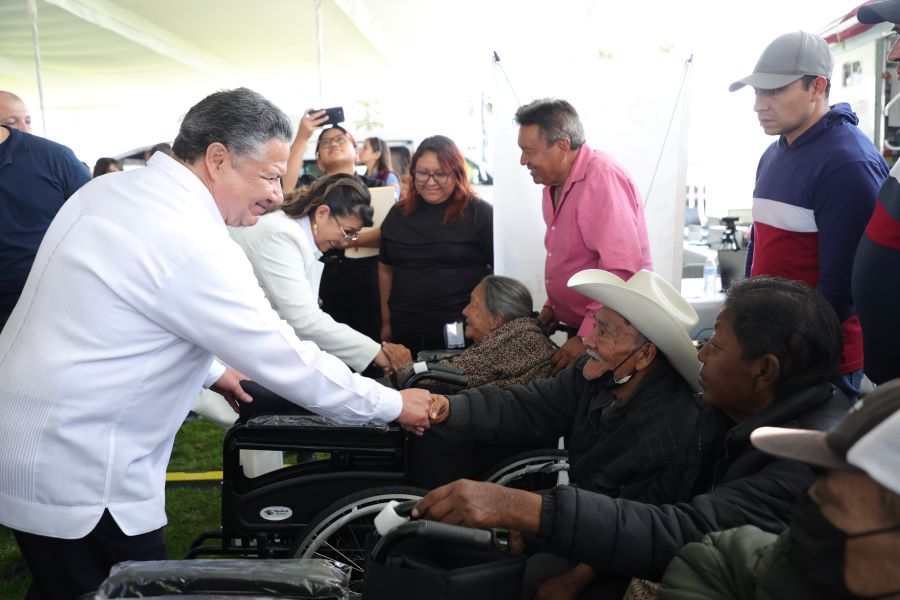 Brindan Más de 2 Mil 500 Atenciones en Feria de Servicios en Tlahuelilpan