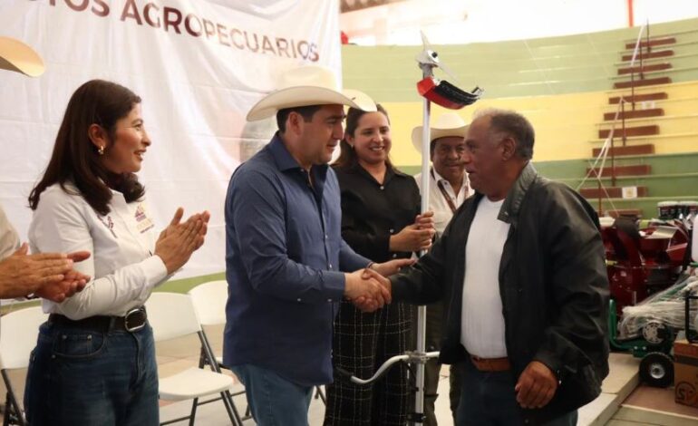 Entregan Apoyos Agropecuarios en Valle del Mezquital