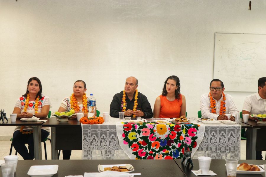 Natividad Castrejón Escuchó a Trabajadores de Servicios Regionales de Huejutla