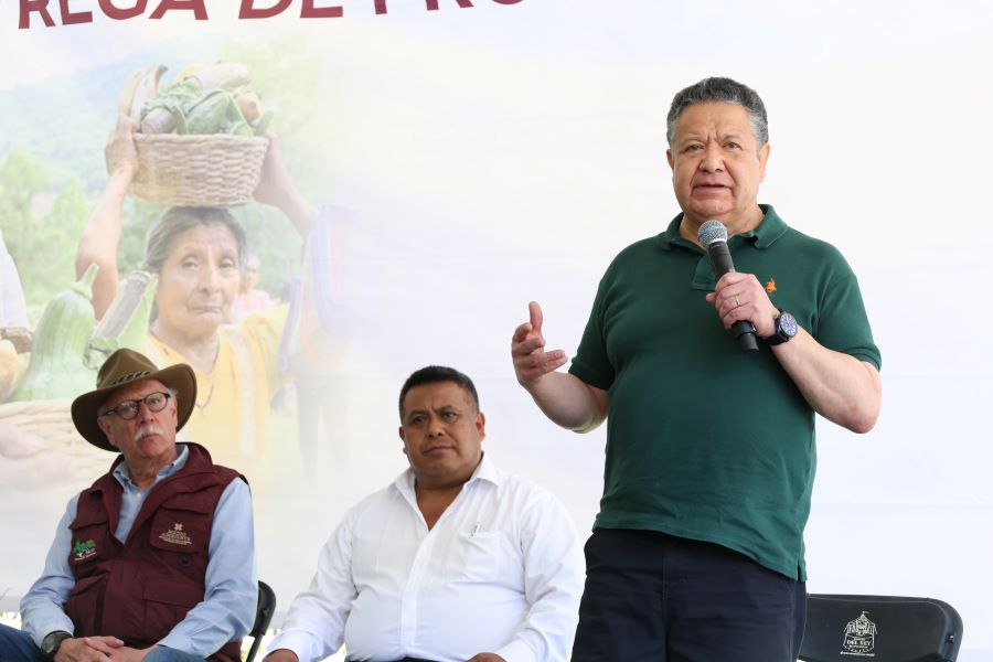 Verifica Julio Menchaca Entrega de Apoyos a Productores en Mineral del Chico