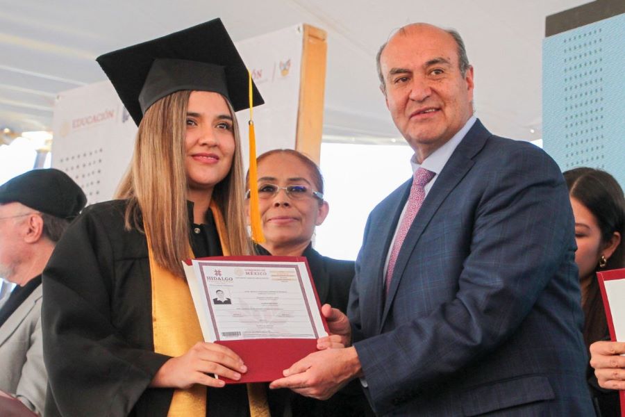 Fortalece SEPH Compromiso de Julio Menchaca de Formar Profesionistas Con Educación de Excelencia