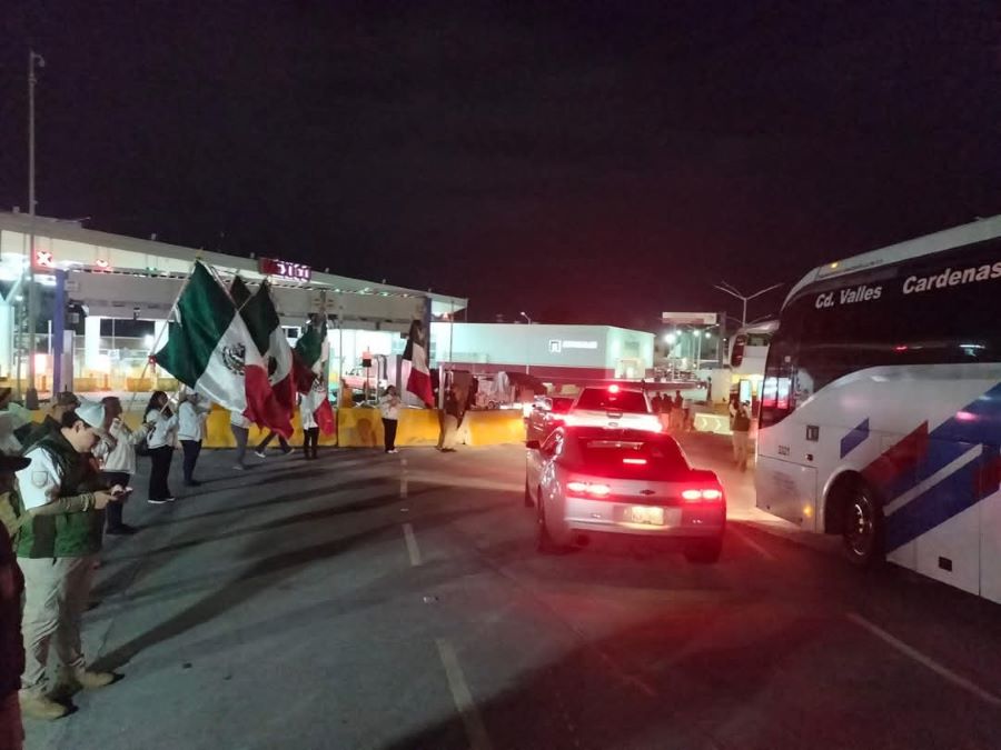 Más de 200 hidalguenses regresan en caravana migrante