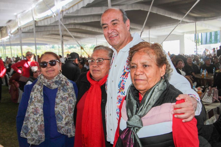 Reconocen a Docentes Jubilados de la Región de Ixmiquilpan