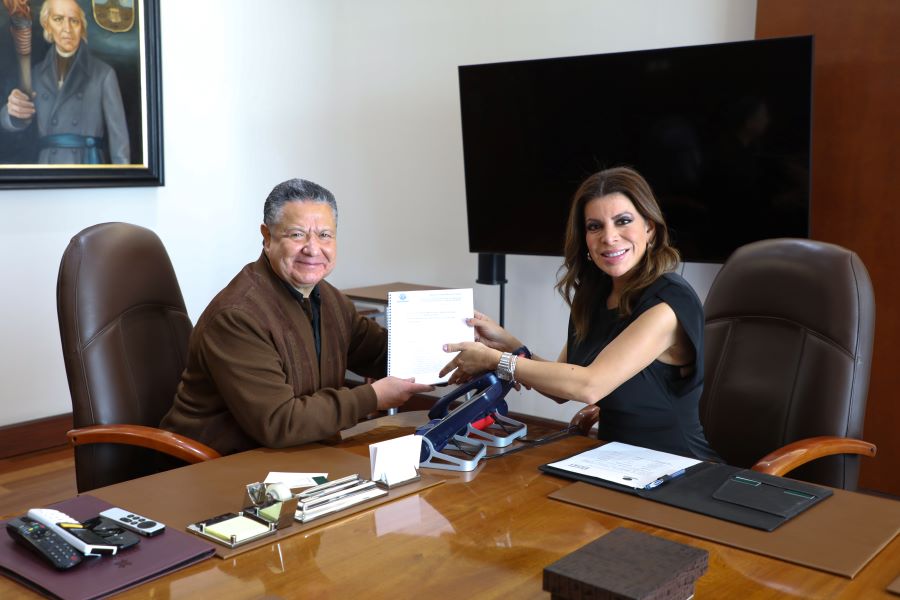 Reunión Menchaca Salazar con Claudia Gabriela Salas Rodríguez, presidenta de la Comisión de Zonas Metropolitanas de la Cámara de Diputados de la LXVI Legislatura