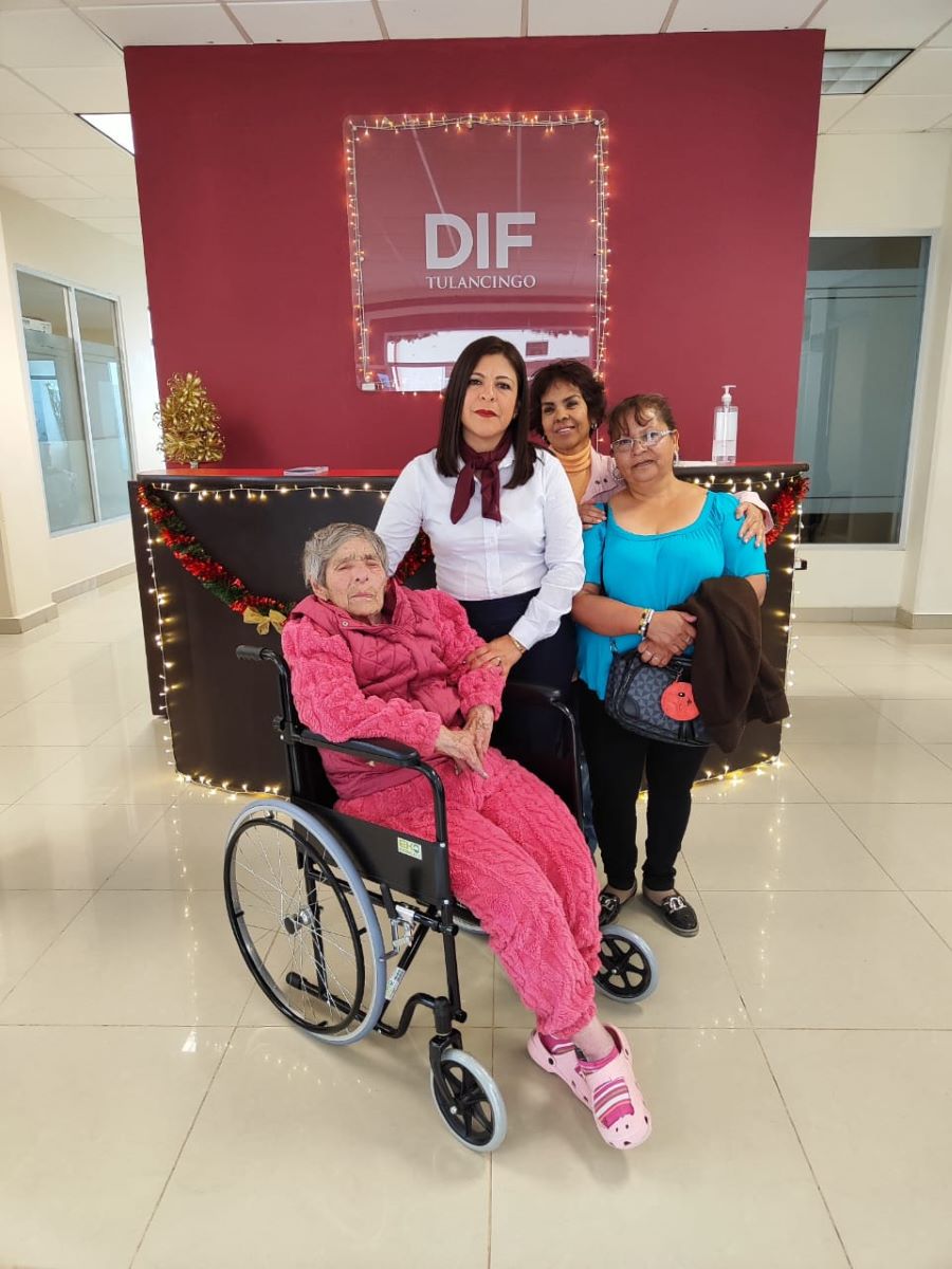 Sistema DIF Tulancingo Entrega de 7 Sillas de Ruedas