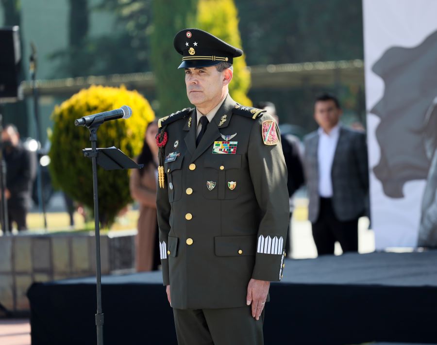 Julio Menchaca recibe al nuevo comandante de la 18/a. Zona Militar