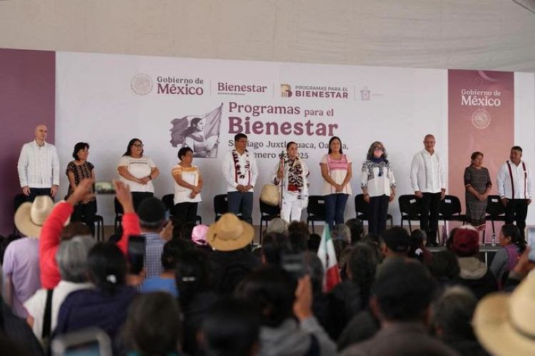 Presidenta Claudia Sheinbaum Da Banderazo de Salida a La Comisión General Lázaro Cárdenas del Río Para La Mixteca Oaxaqueña