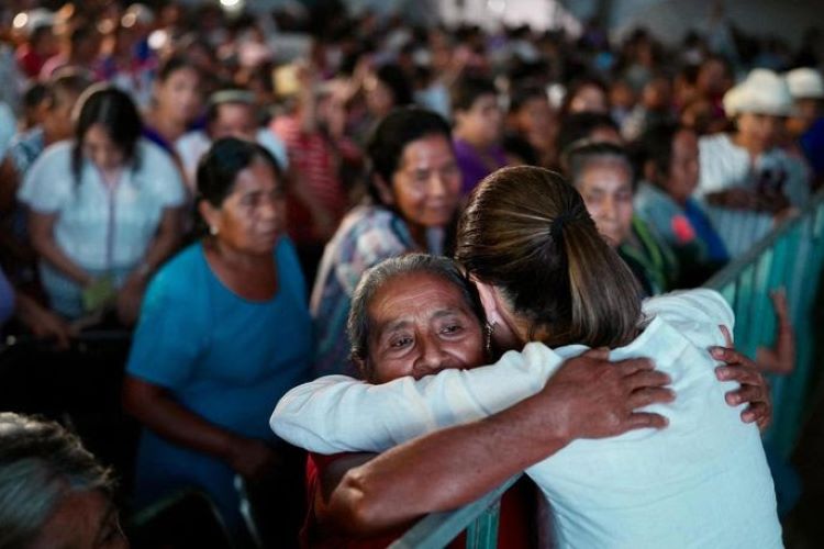 Presidenta Claudia Sheinbaum Encabeza Entrega de Tarjetas de La Pensión Mujeres Bienestar Que en Oaxaca Beneficiará a 50 Mil Mexicanas
