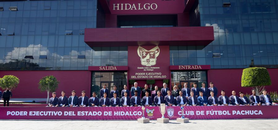 Tuzos del Pachuca Presentan Sus Trofeos 2024 Al Gobernador de Hidalgo