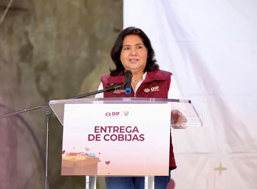 Edda Vite Ramos Entrega Cobijas en Omitlán y Reafirma el Compromiso Del DIFH Con la Asistencia Social