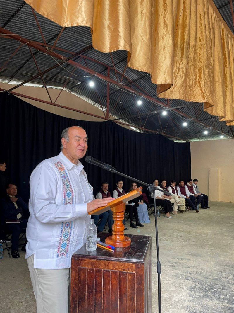 Gobierno del Estado Entregó Equipamiento a Escuela de Chapulhuacán