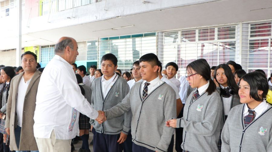 IHE beneficia a escuelas secundarias de Zimapán con más de 3 millones de pesos en equipamiento de talleres
