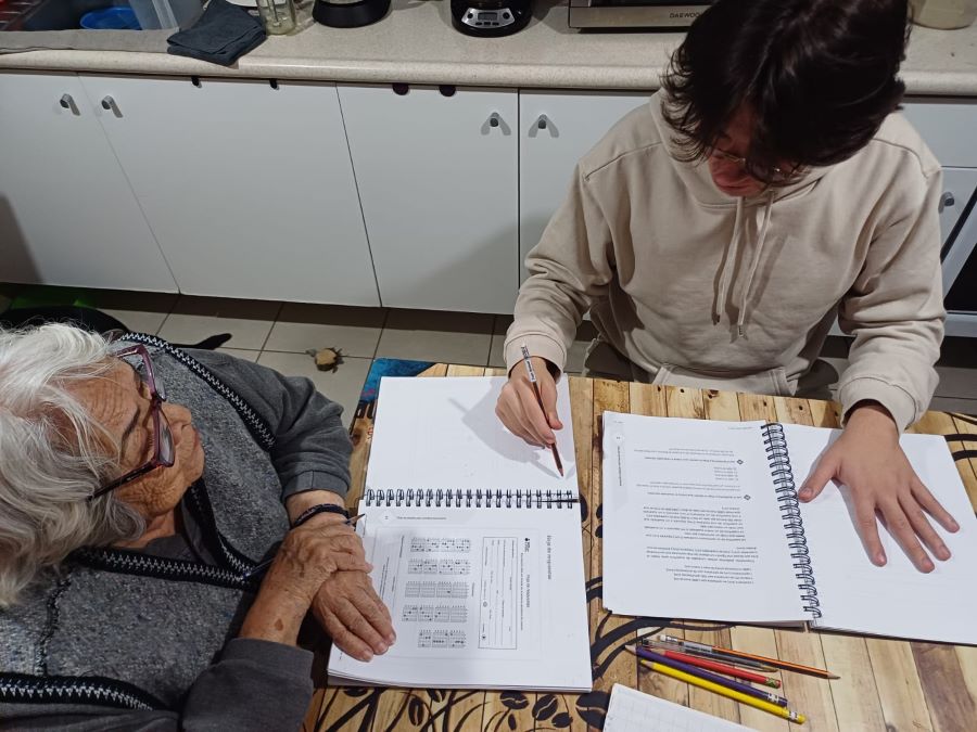 María Leonila Isabel Pazarán Aguilar, de 95 Años, Ejemplo de Superación y Perseverancia