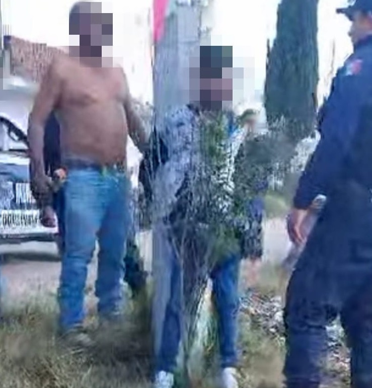 Enfurecidos Vecinos de La Joya Amarraron a un Poste y Golpearon al “Pikachu”, Entro en un Domicilio Para Robar