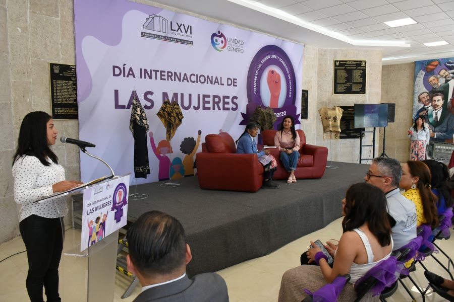 Unidad de Género del Congreso de Hidalgo Conmemora Día Internacional de La Mujer Con Reconocimiento a Artesana Martina García