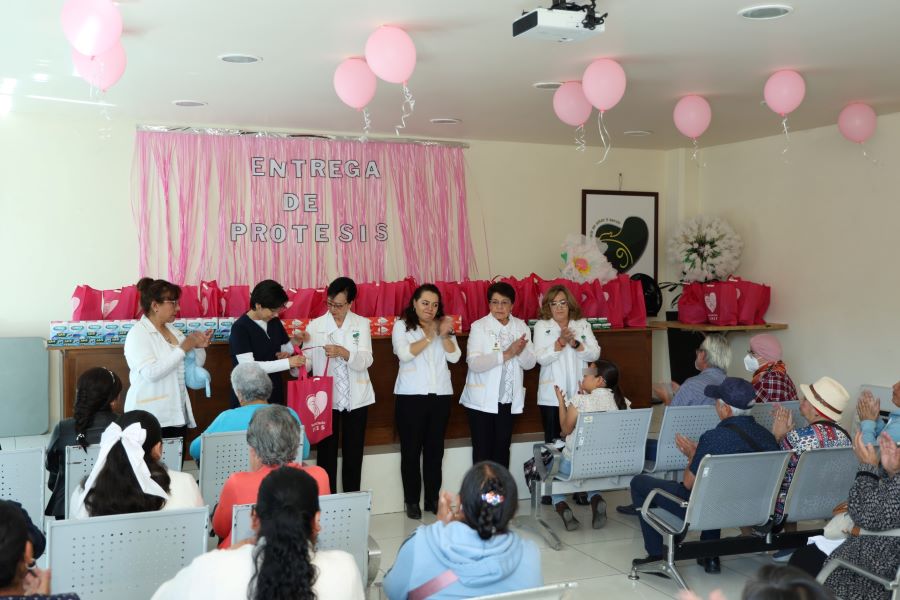 Entregan Voluntarias del IMSS Hidalgo Prótesis Mamarias a Mujeres Que Lo Necesitan