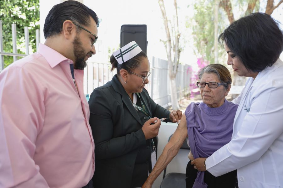 IMSS Bienestar Hidalgo participa en la Primera Semana Nacional   de Vacunación 2025 con más de 20 mil dosis