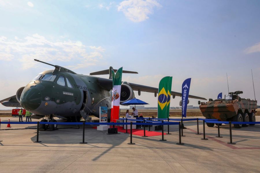 Julio Menchaca participó en la inauguración de la Feria Aeroespacial México 2025