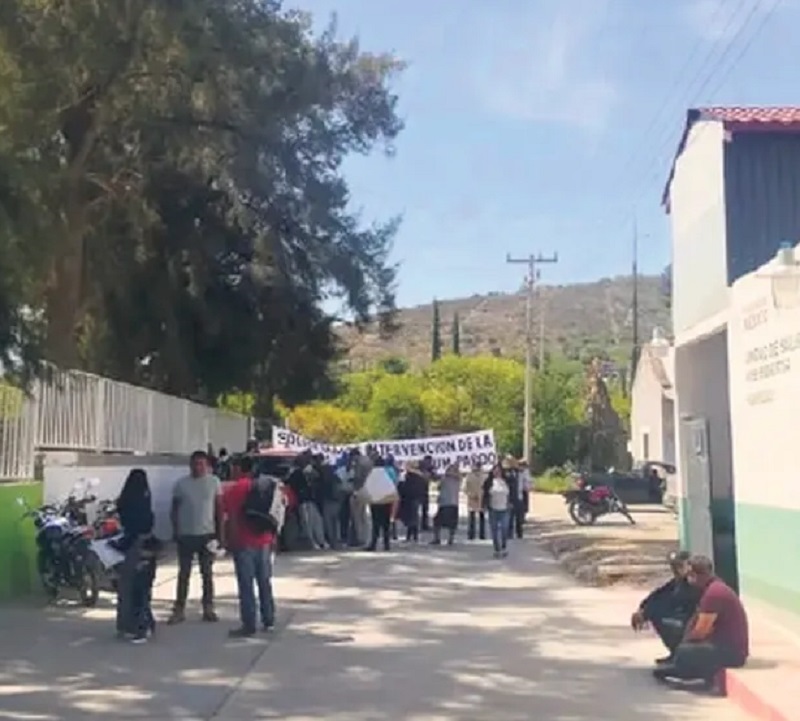 Liberan a funcionario retenido en Ixmiquilpan, acuerdan mesas de diálogo para resolver problema agrario