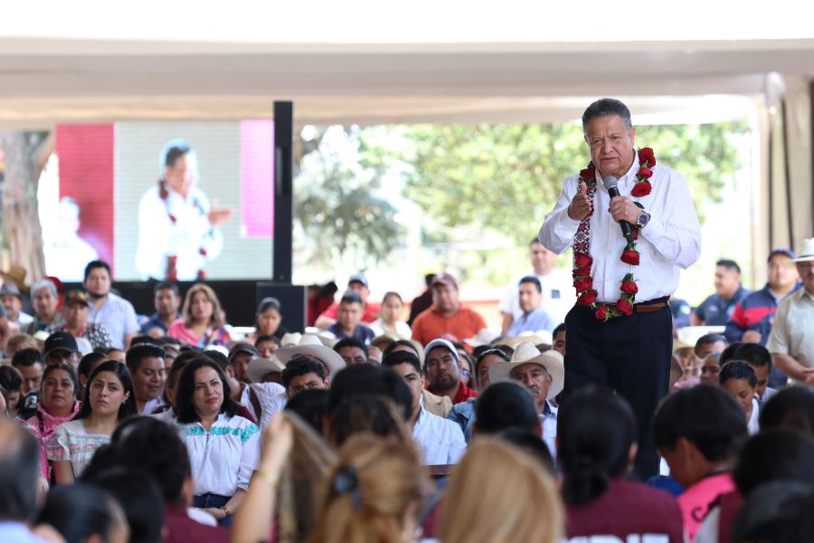 Julio Menchaca llama en Acaxochitlán a Respetar Usos y Costumbres de Pueblos Originarios