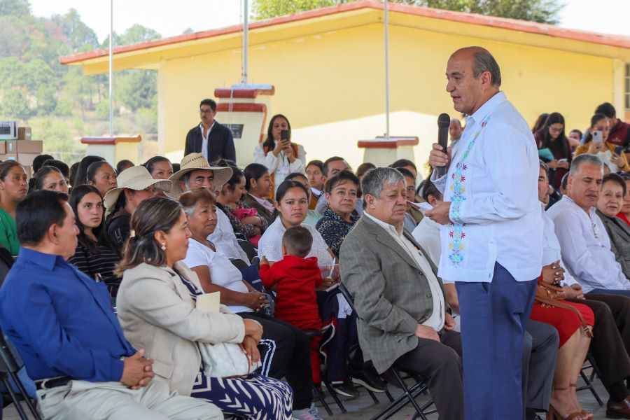 SEPH Entrega Mobiliario y Tecnología a Escuelas de Educación Básica de Agua Blanca y Metepec