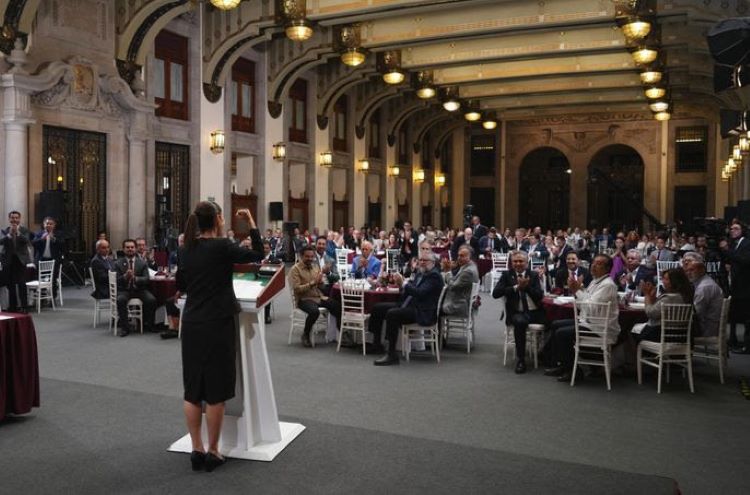 En El Día del Trabajo, Presidenta Claudia Sheinbaum Anuncia Mesas de Diálogo Para Implementar, Por Consenso, La Semana Laboral de 40 Horas