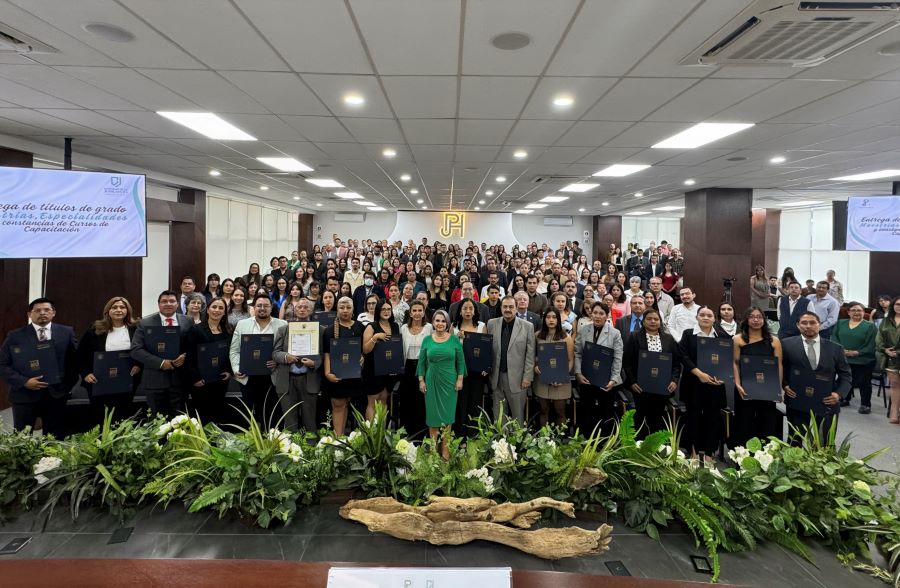 Impulsa Poder Judicial Profesionalización Con Entrega de Títulos de Maestría